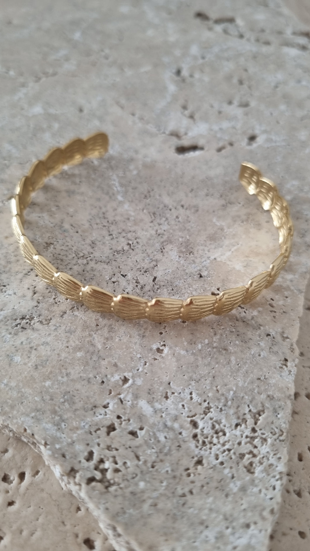 Scallop bracelet